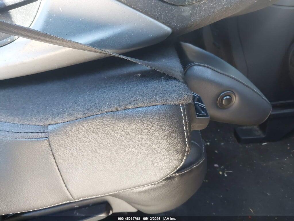 1FMCU9J96HUC99173 2017 FORD ESCAPE photo no. 8