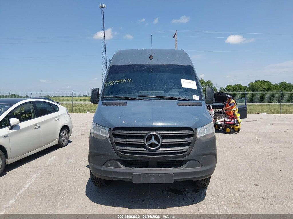 WD4PF1CD2KT013180 2019 MERCEDES-BENZ SPRINTER 2500 photo no. 11