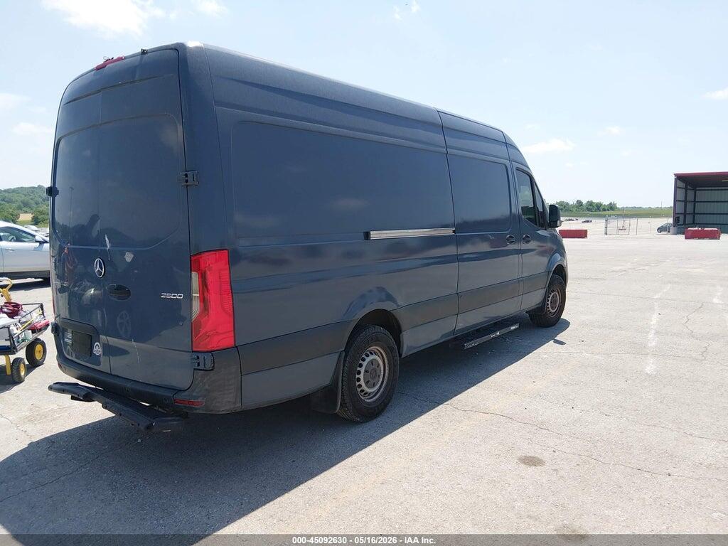 WD4PF1CD2KT013180 2019 MERCEDES-BENZ SPRINTER 2500 photo no. 4