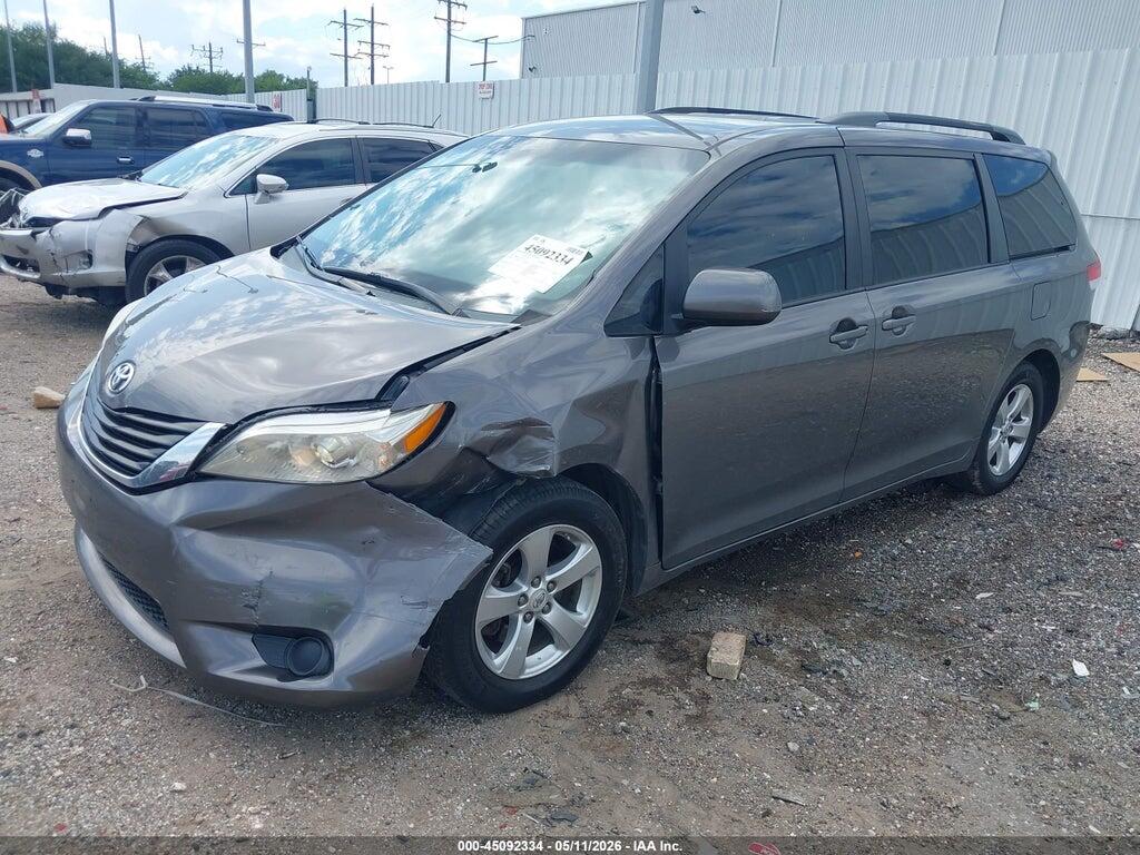 5TDKK3DC1BS153365 2011 TOYOTA SIENNA photo no. 2