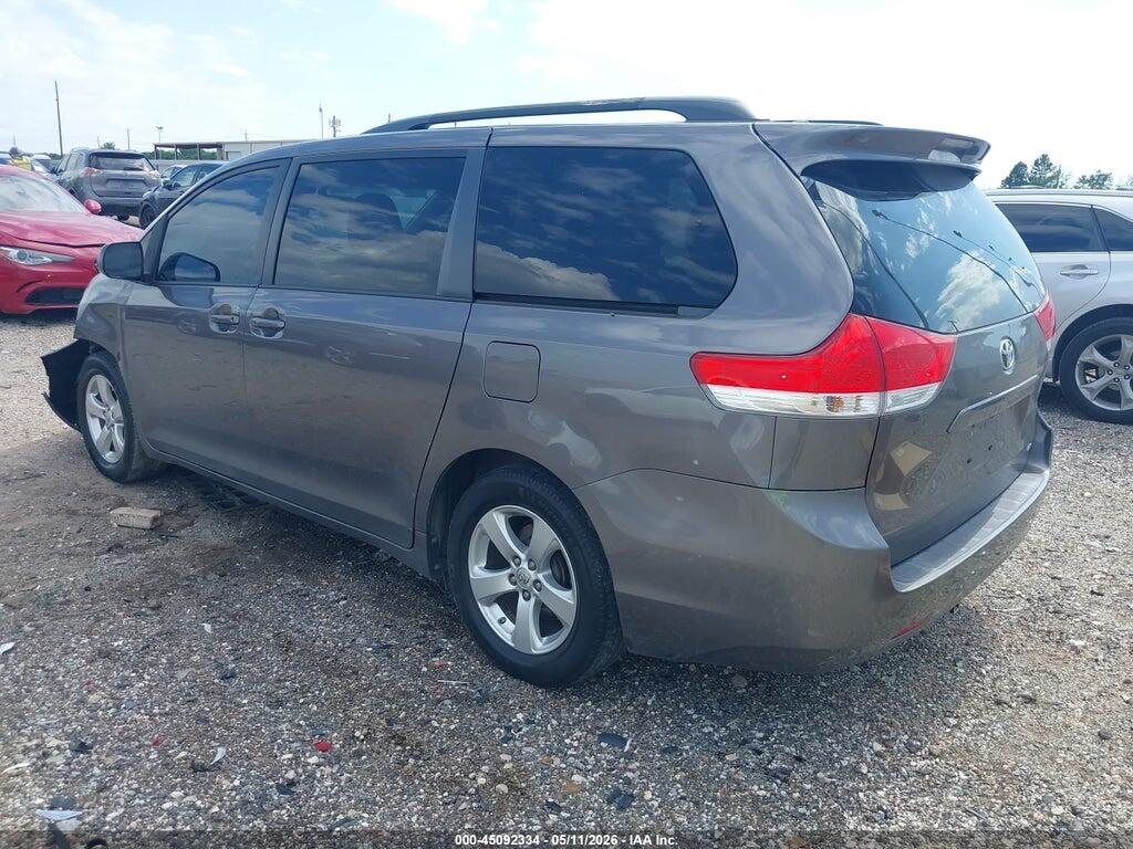 5TDKK3DC1BS153365 2011 TOYOTA SIENNA photo no. 3