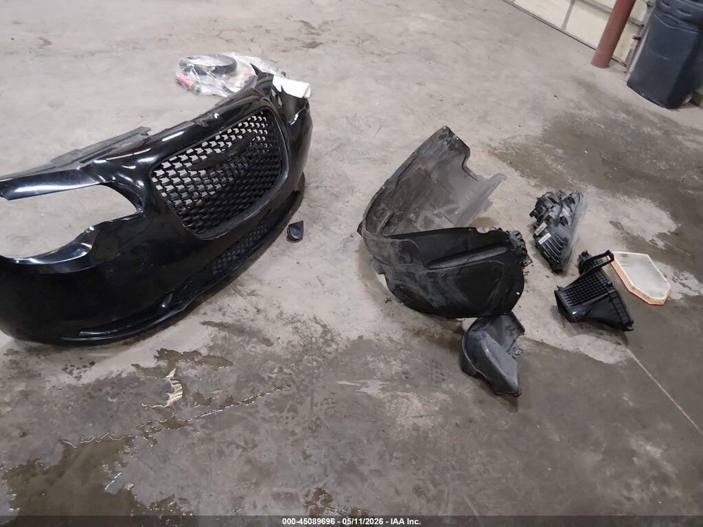 2C3CCABGXFH882324 2015 CHRYSLER 300 photo no. 12