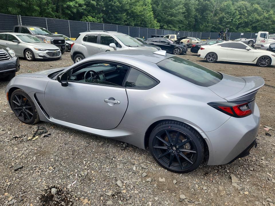 2023 TOYOTA GR 86 PREMIUM — Фото 2 из 12