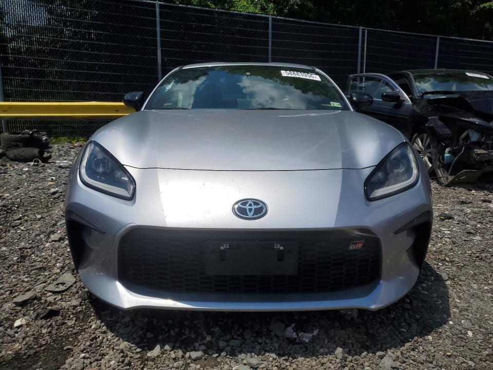 2023 TOYOTA GR 86 PREMIUM — Фото 5 из 12