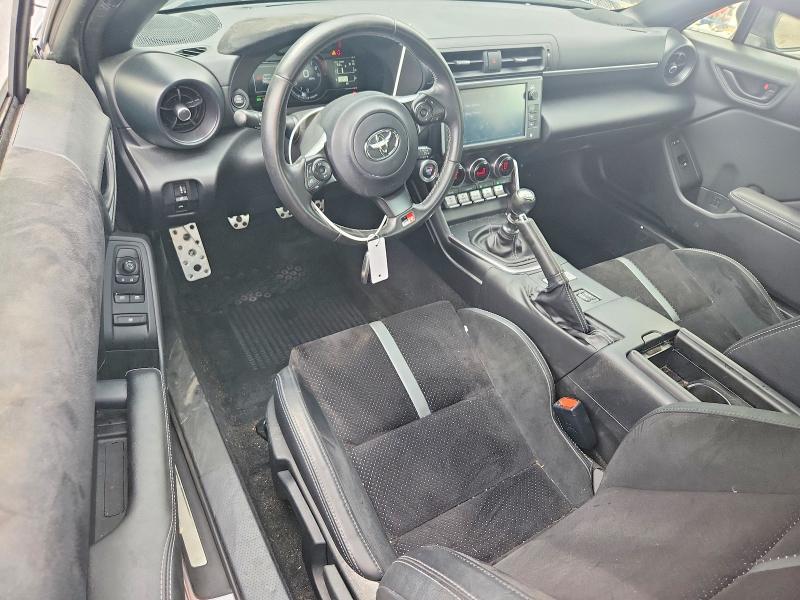 2023 TOYOTA GR 86 PREMIUM — Фото 8 из 12