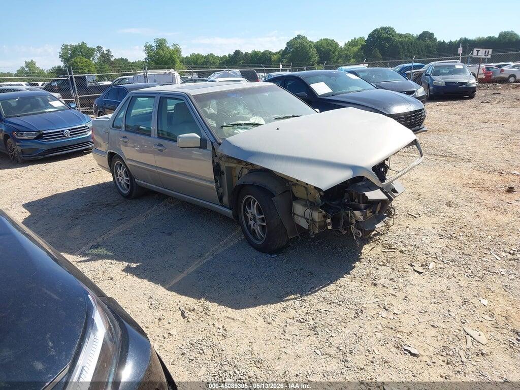 YV1LS56D8Y2666032 2000 VOLVO S70 photo no. 1