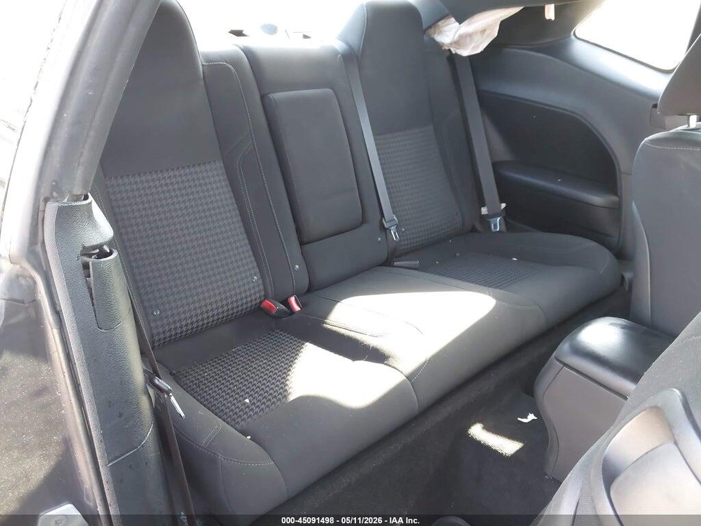 2C3CDZAG5HH629184 2017 DODGE CHALLENGER photo no. 8