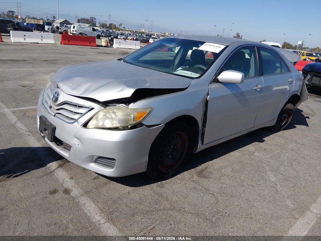 4T1BF3EK1BU747360 2011 TOYOTA CAMRY photo no. 2