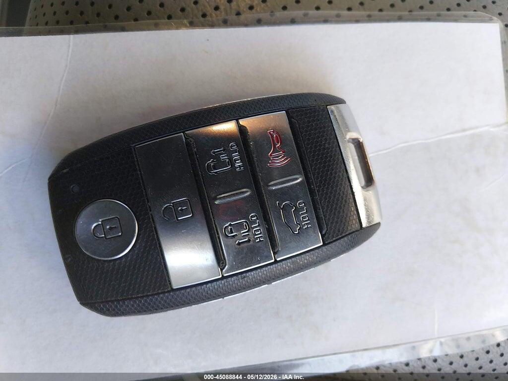 KNDMC5C11G6157733 2016 KIA SEDONA photo no. 11