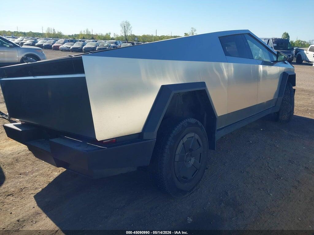 7G2CEHED3SA068560 2025 TESLA CYBERTRUCK photo no. 4