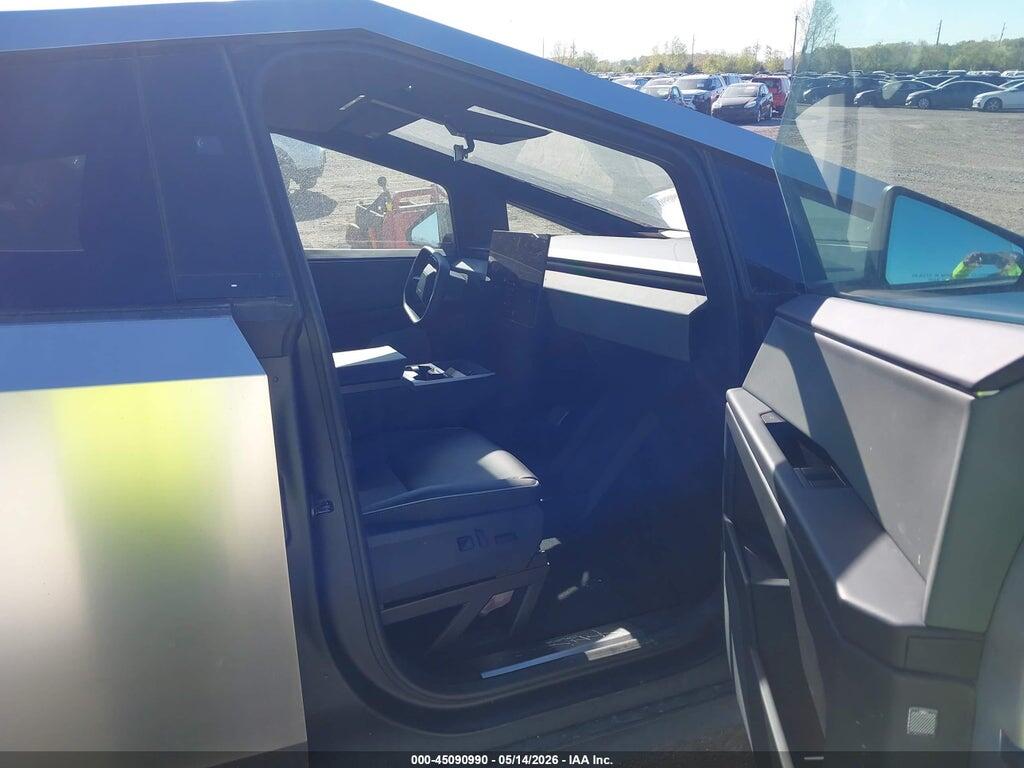 7G2CEHED3SA068560 2025 TESLA CYBERTRUCK photo no. 5