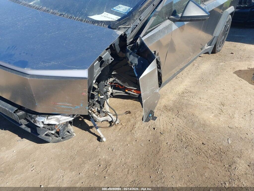 7G2CEHED3SA068560 2025 TESLA CYBERTRUCK photo no. 6
