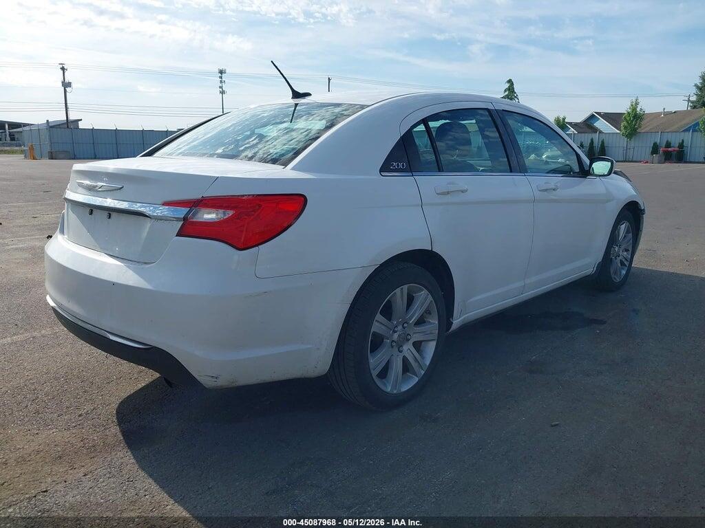1C3BC1FB9BN626428 2011 CHRYSLER 200 photo no. 4