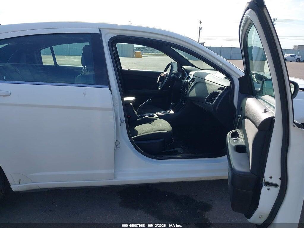 1C3BC1FB9BN626428 2011 CHRYSLER 200 photo no. 5