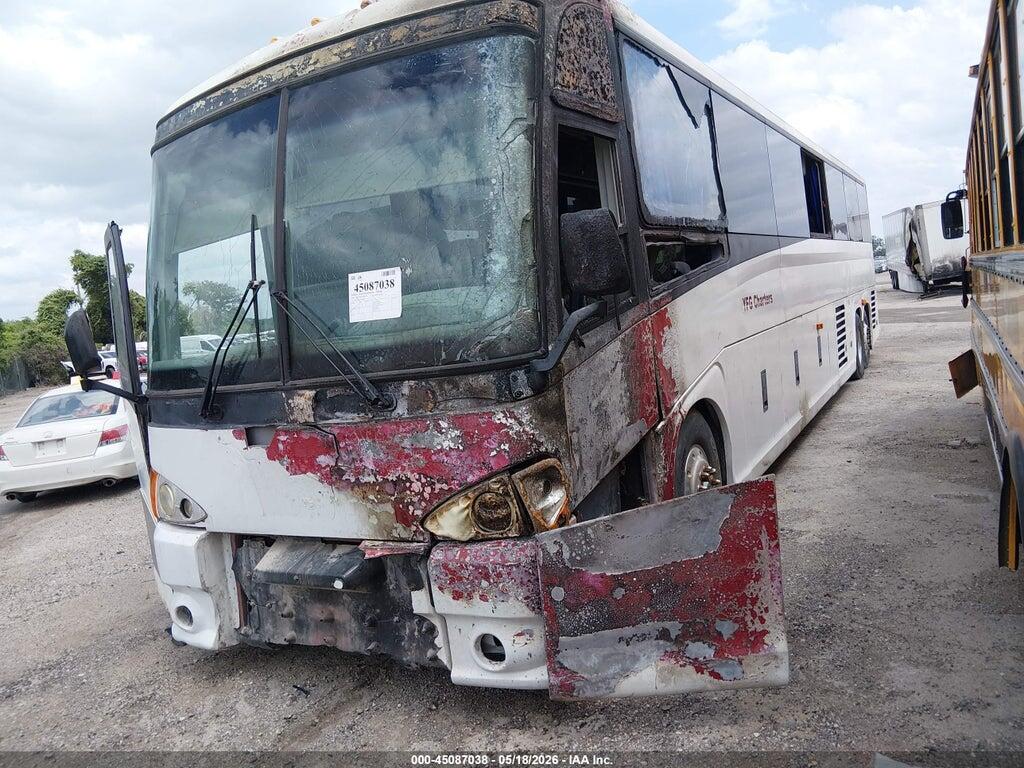 3BMXSMPA02S080262 2002 MOTOR COACH INDUSTRIES TRANSIT BUS photo no. 2