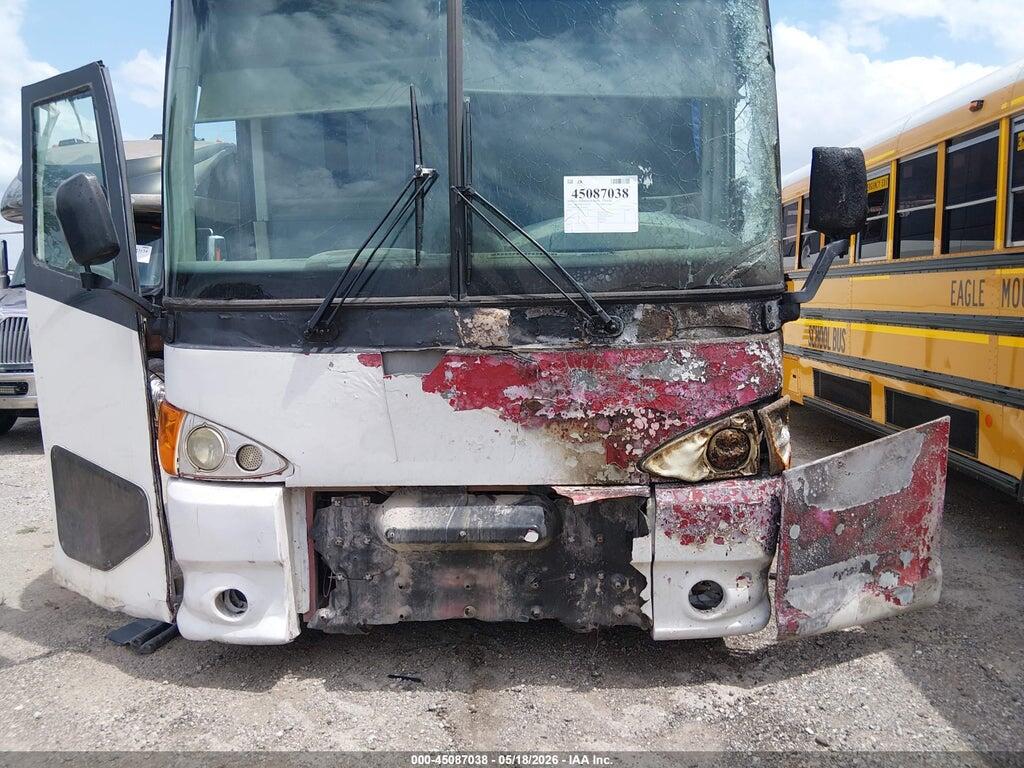 3BMXSMPA02S080262 2002 MOTOR COACH INDUSTRIES TRANSIT BUS photo no. 6