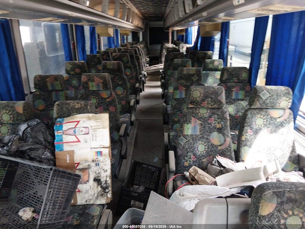 3BMXSMPA02S080262 2002 MOTOR COACH INDUSTRIES TRANSIT BUS photo no. 8