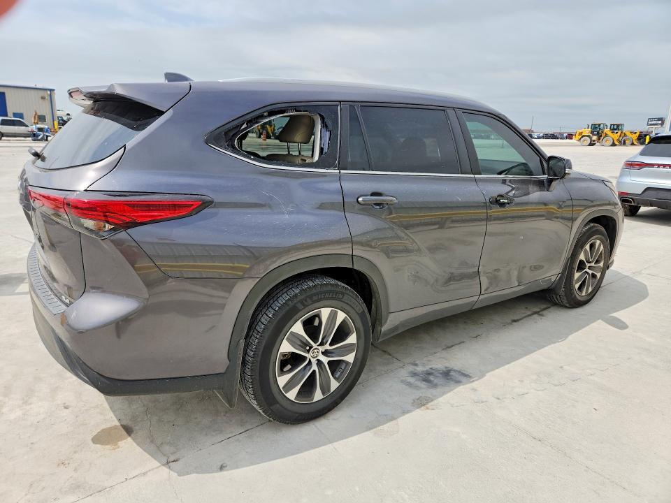 2023 TOYOTA HIGHLANDER XLE — Фото 3 из 12