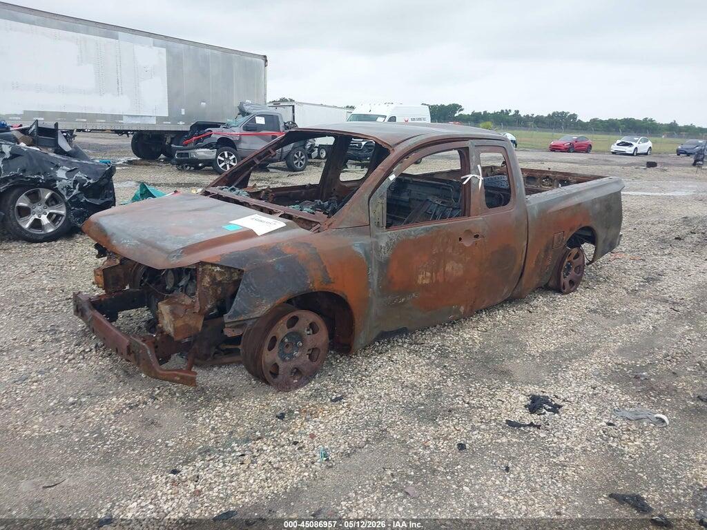 1N6BA0CH9FN514946 2015 NISSAN TITAN photo no. 2
