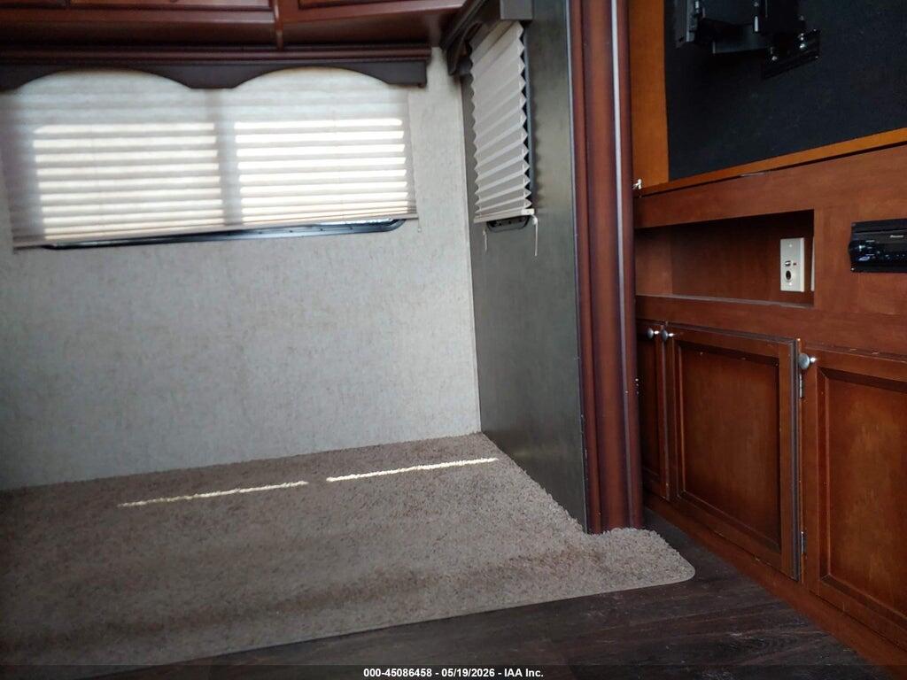 5SFNB3222EE270337 2014 HEARTLAND RV MALLARD photo no. 5