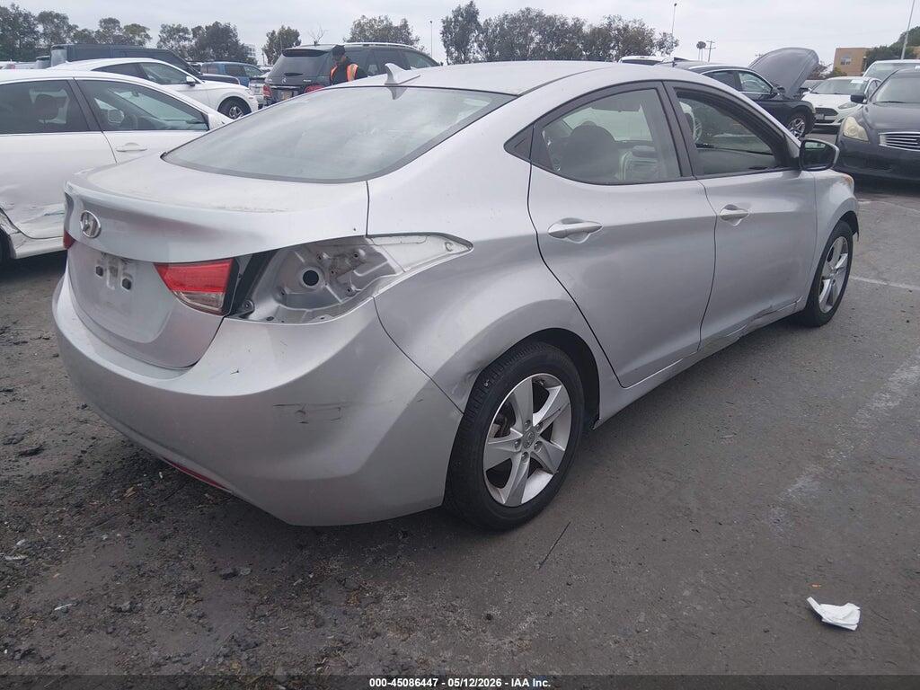 5NPDH4AEXDH348487 2013 HYUNDAI ELANTRA photo no. 4