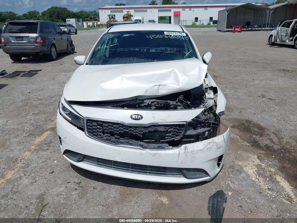3KPFL4A72JE242477 2018 KIA FORTE photo no. 12