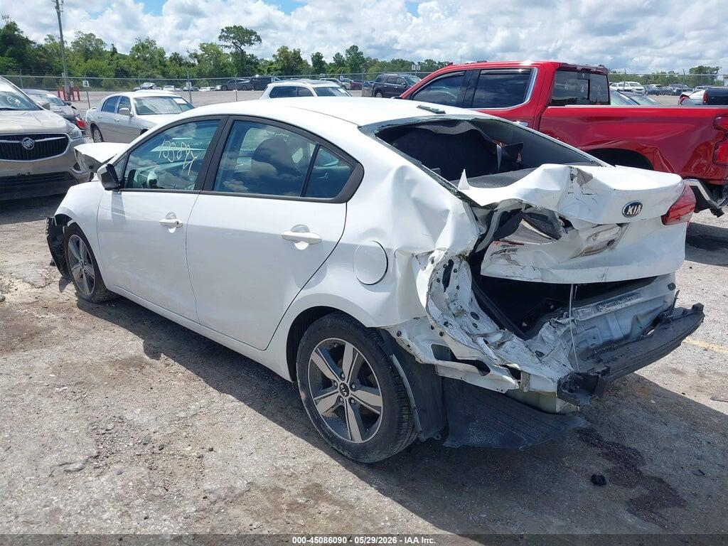 3KPFL4A72JE242477 2018 KIA FORTE photo no. 3