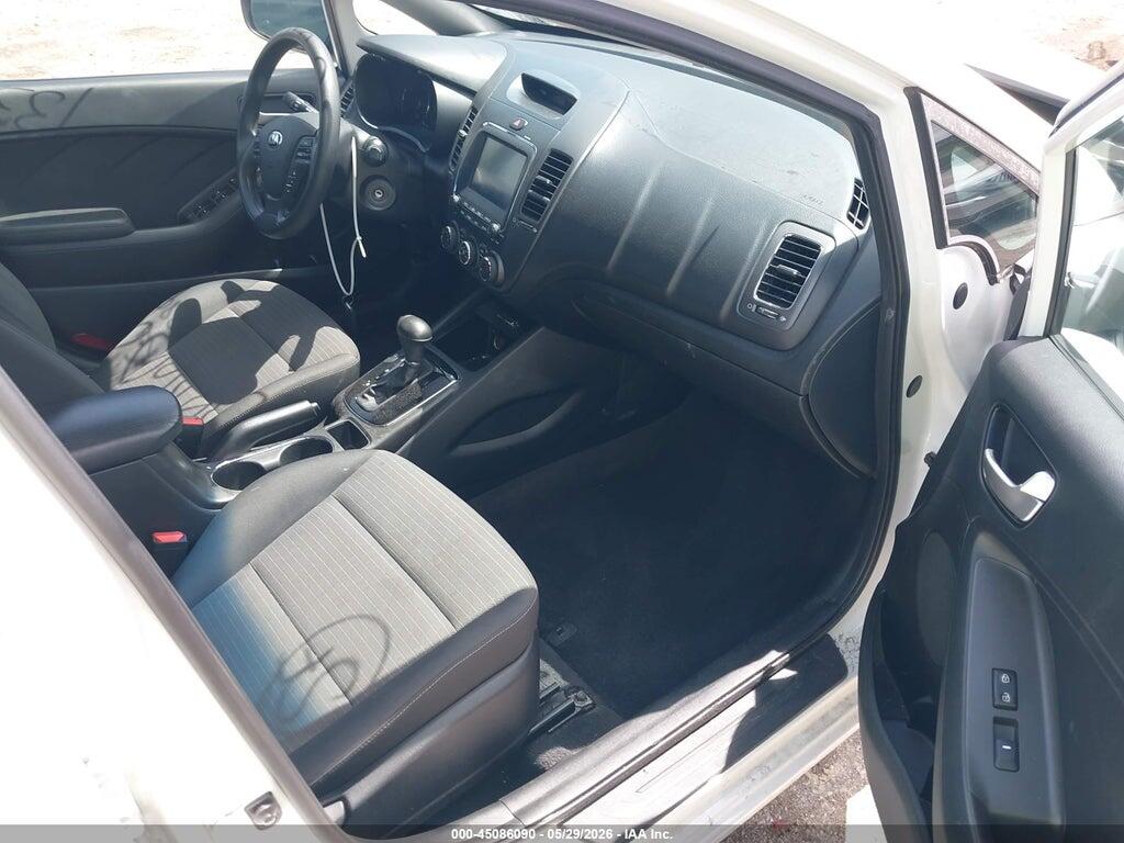 3KPFL4A72JE242477 2018 KIA FORTE photo no. 5