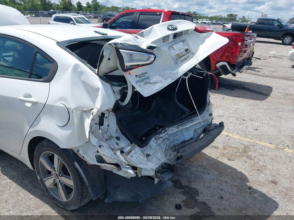 3KPFL4A72JE242477 2018 KIA FORTE photo no. 6