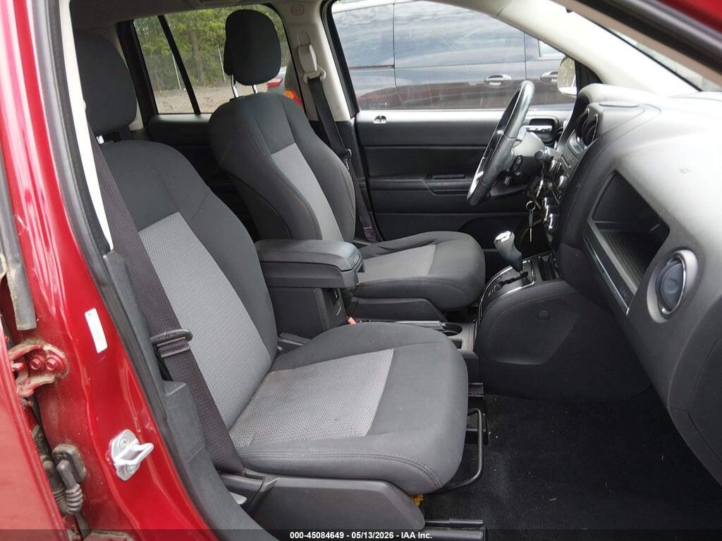 1J4NF1FB3AD642994 2010 JEEP COMPASS photo no. 5