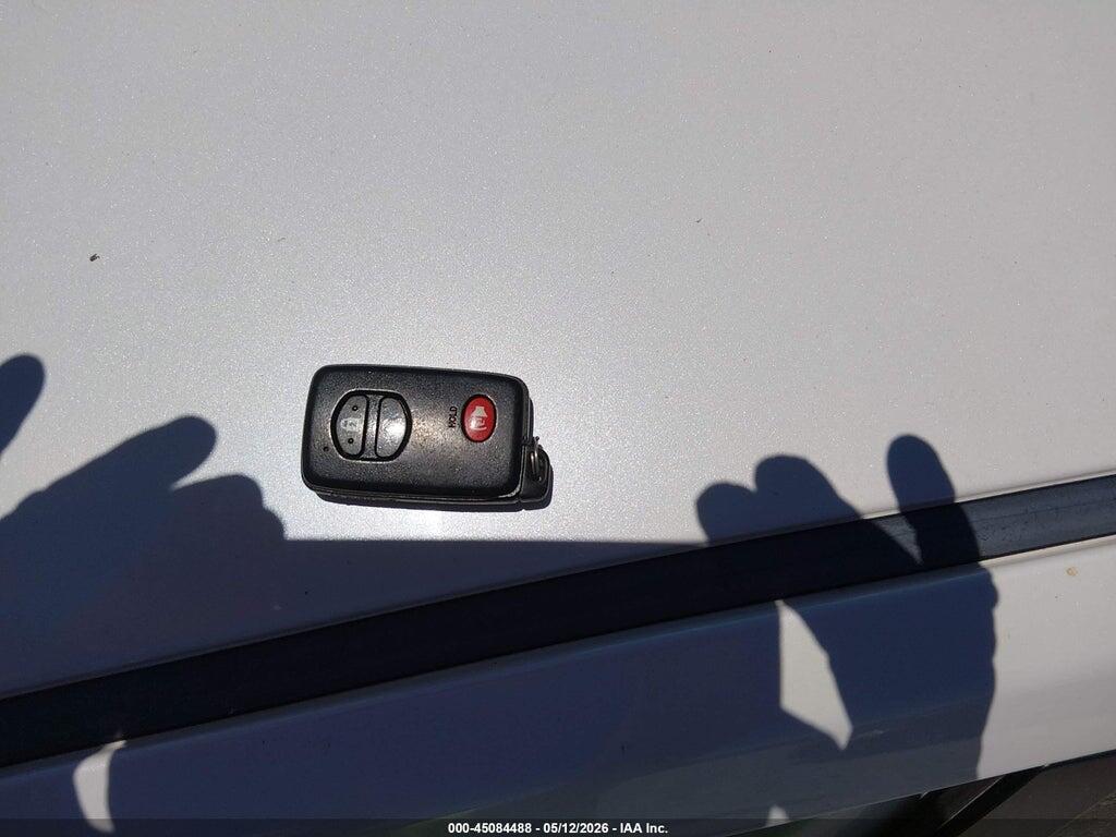 JTDZN3EU0D3233743 2013 TOYOTA PRIUS V photo no. 11