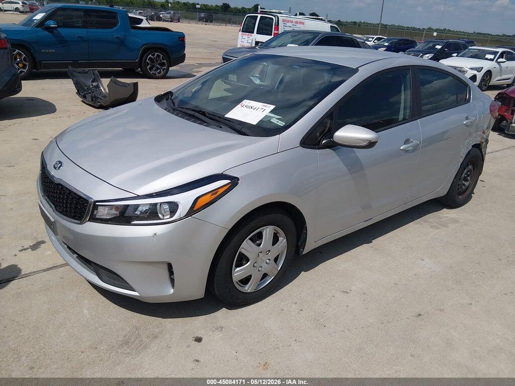 3KPFK4A76HE046734 2017 KIA FORTE photo no. 2