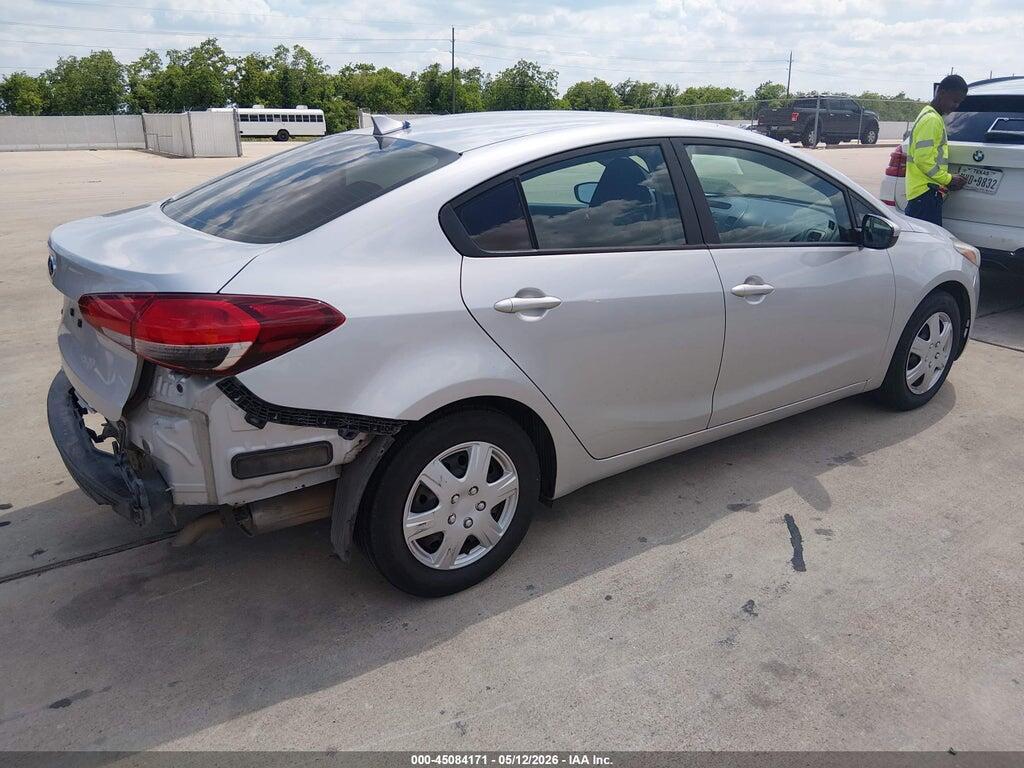 3KPFK4A76HE046734 2017 KIA FORTE photo no. 4