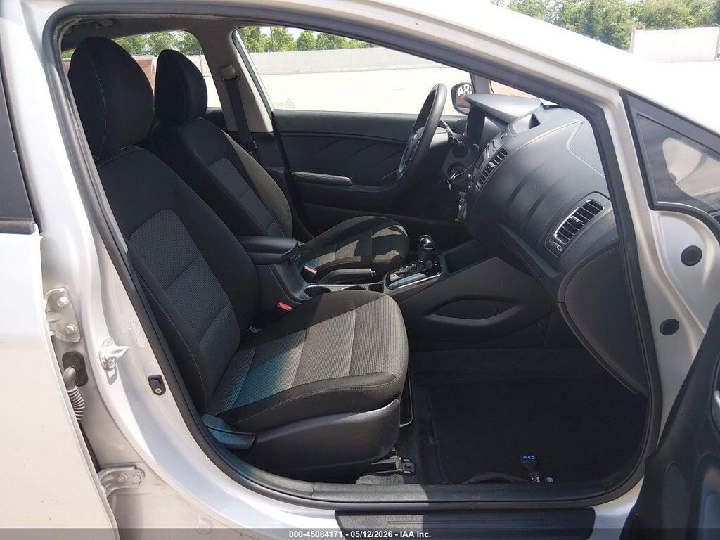 3KPFK4A76HE046734 2017 KIA FORTE photo no. 5