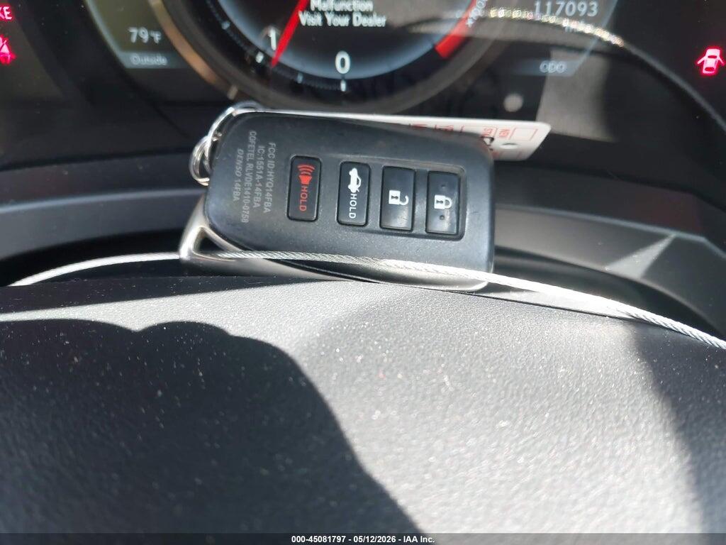 JTHC81D24K5035135 2019 LEXUS IS 300 photo no. 11