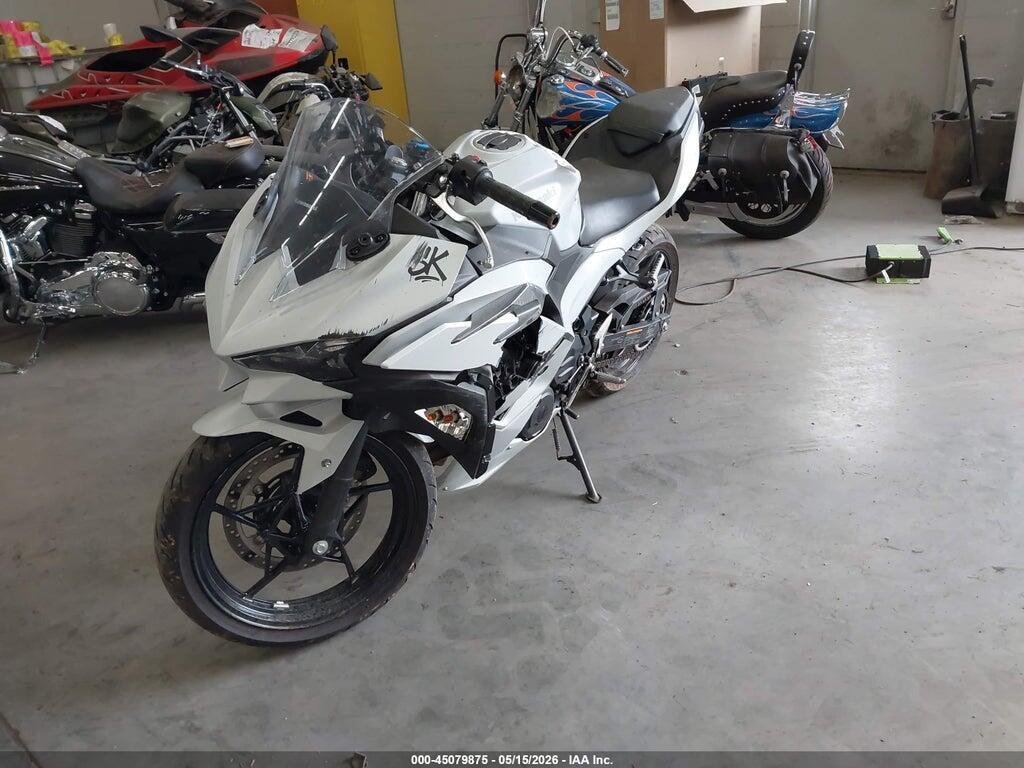ML5EXGH13SDA57485 2025 KAWASAKI EX500 photo no. 2