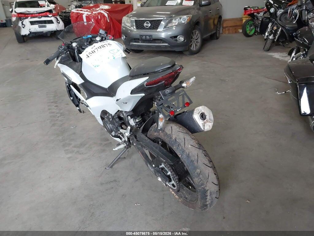 ML5EXGH13SDA57485 2025 KAWASAKI EX500 photo no. 3