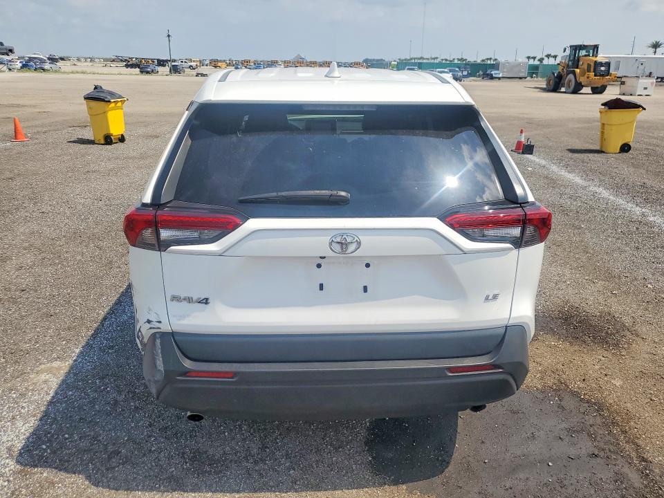 2023 TOYOTA RAV4 LE — Фото 6 из 14