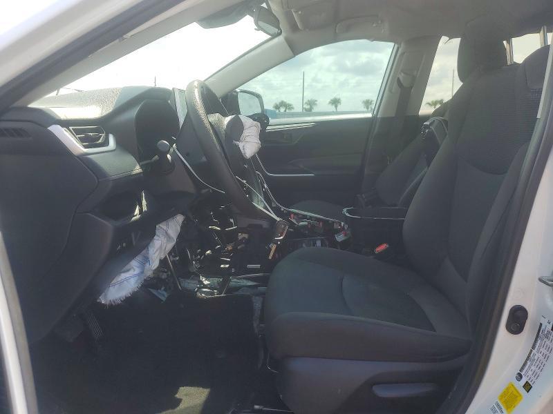 2023 TOYOTA RAV4 LE — Фото 7 из 14