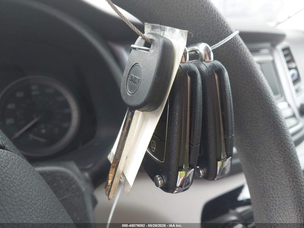 KM8J3CA43HU541817 2017 HYUNDAI TUCSON photo no. 11