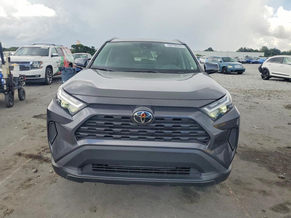 2023 TOYOTA RAV4 XLE — Фото 5 из 13