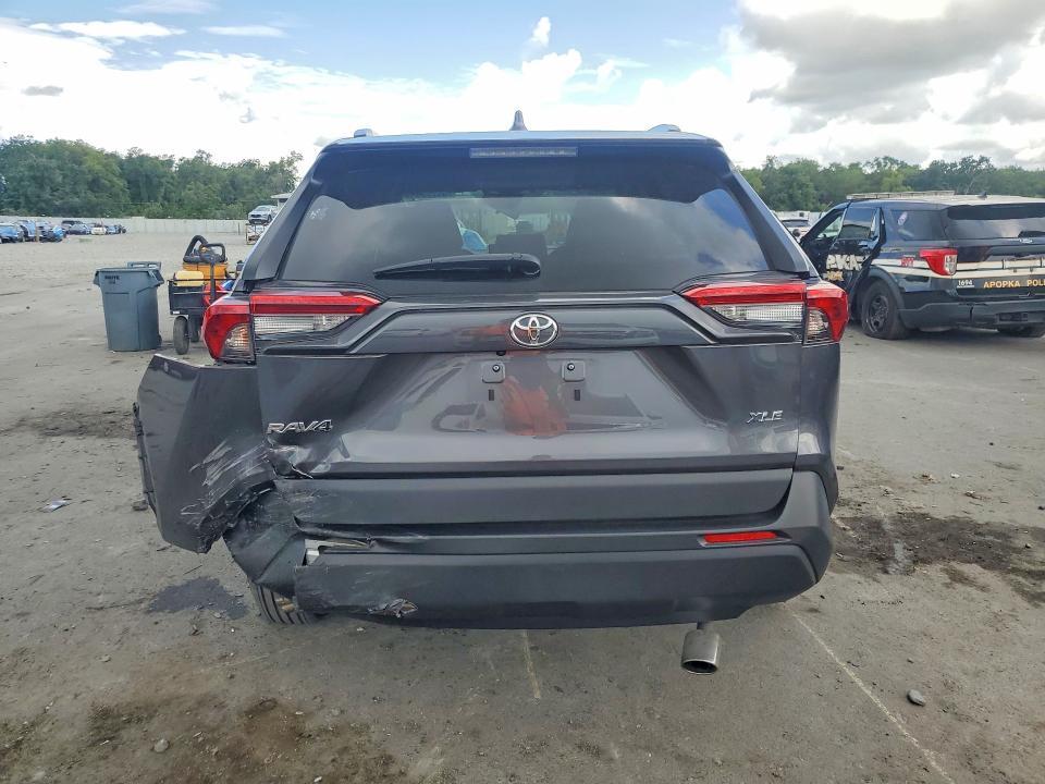 2023 TOYOTA RAV4 XLE — Фото 6 из 13