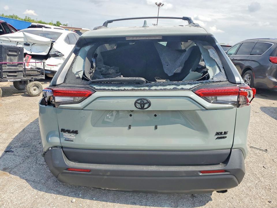 2023 TOYOTA RAV4 XLE — Фото 6 из 13