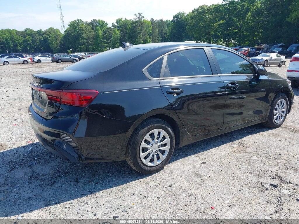 3KPF24AD8RE711219 2024 KIA FORTE photo no. 4