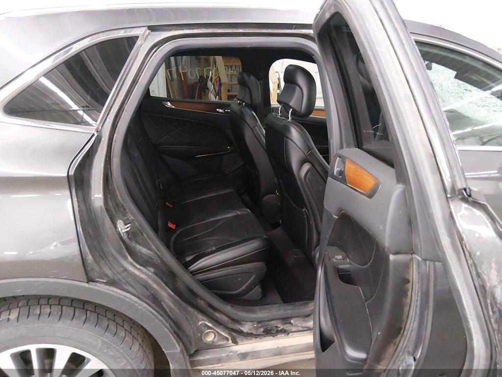 5LMCJ3D98HUL00306 2017 LINCOLN MKC photo no. 8