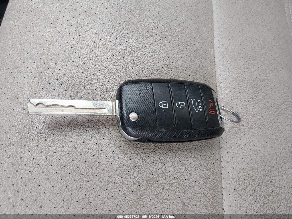 5XYPG4A34GG098657 2016 KIA SORENTO photo no. 11