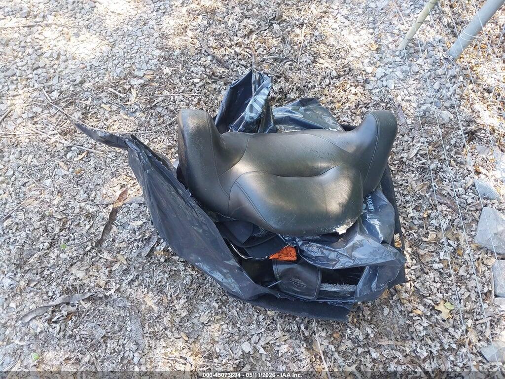 1HD1MAF17KB860739 2019 HARLEY-DAVIDSON FLHTCUTG photo no. 12
