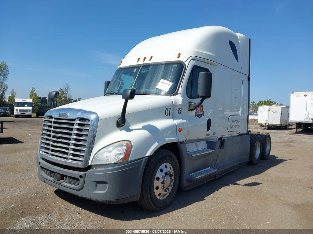 3AKJGLDR0JSHF3775 2018 FREIGHTLINER CASCADIA 125 photo no. 2