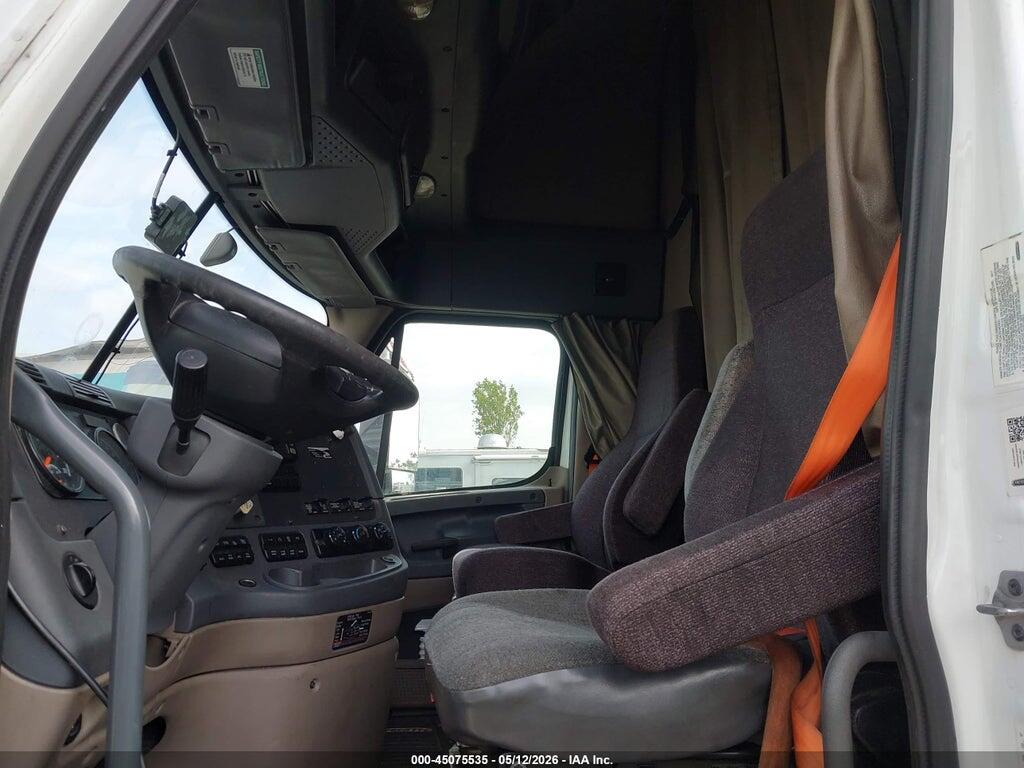3AKJGLDR0JSHF3775 2018 FREIGHTLINER CASCADIA 125 photo no. 6