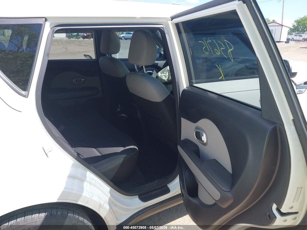 KNDJP3A55G7856715 2016 KIA SOUL photo no. 8